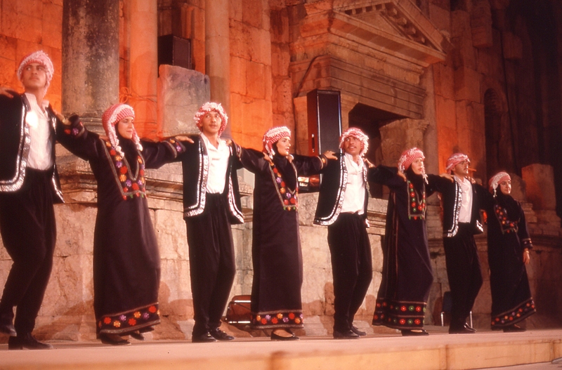 jordanian-dance-mejourneys-com_.jpg